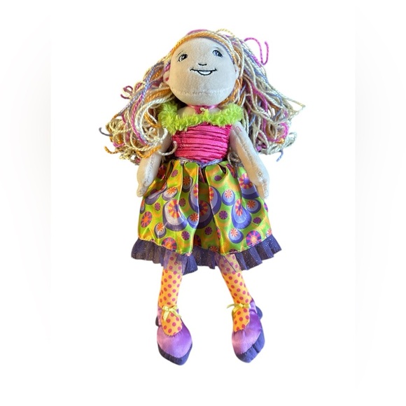 Groovy Girls LaKinzie doll. Collectible or toy. - Picture 2 of 4